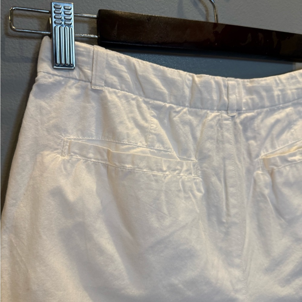 GAP High Waist White Shorts with Textured Fabric - Picture 8 of 8